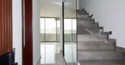 Casa Nueva en Punto Sur Elite, Tlajomulco. 306 Mts.