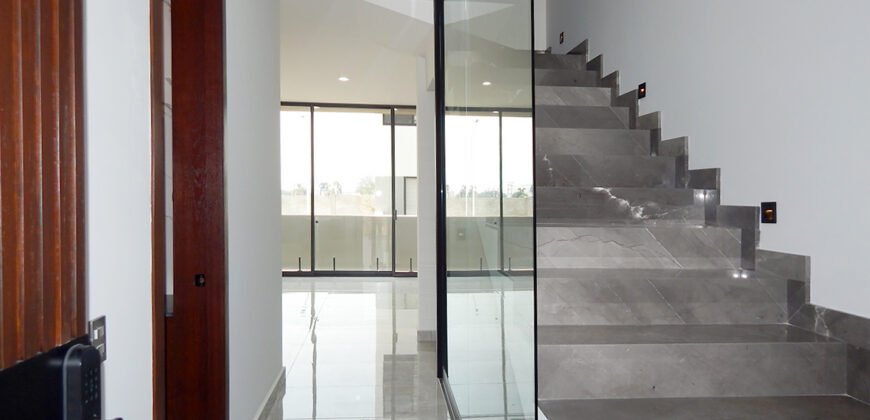 Casa Nueva en Punto Sur Elite, Tlajomulco. 306 Mts.