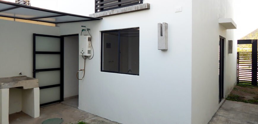 Casa en Venta en ADAMAR Residencial, Tlajomulco. 93 Mts.