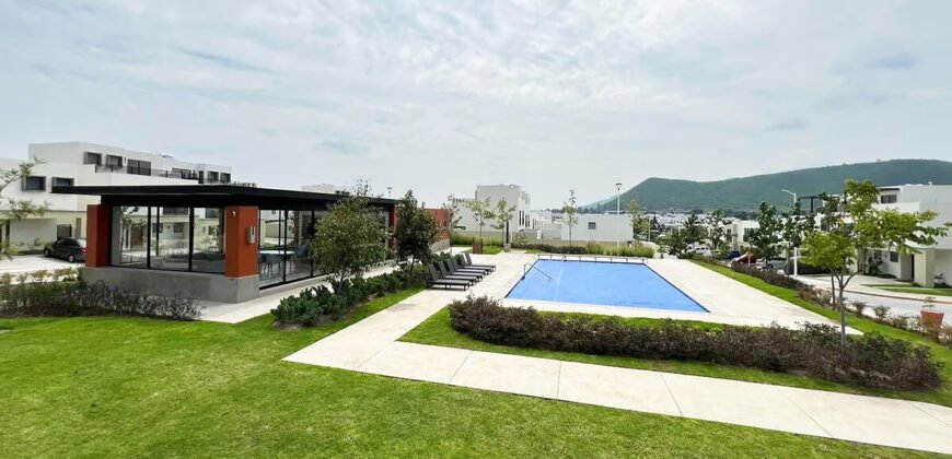 Casa en Venta en ADAMAR Residencial, Tlajomulco. 93 Mts.