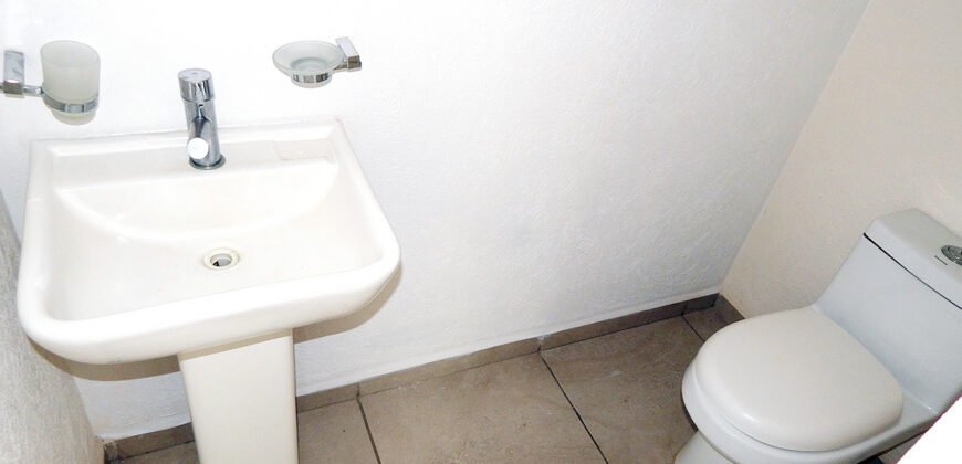 Casa en Venta en ADAMAR Residencial, Tlajomulco. 93 Mts.