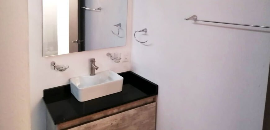 Casa con Doble Altura y Estupendos Acabados en Coto Privado de solo 14 casas – Zapopan Sur, Col. La Florida