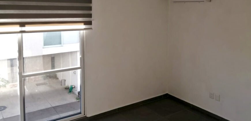 Casa con Doble Altura y Estupendos Acabados en Coto Privado de solo 14 casas – Zapopan Sur, Col. La Florida