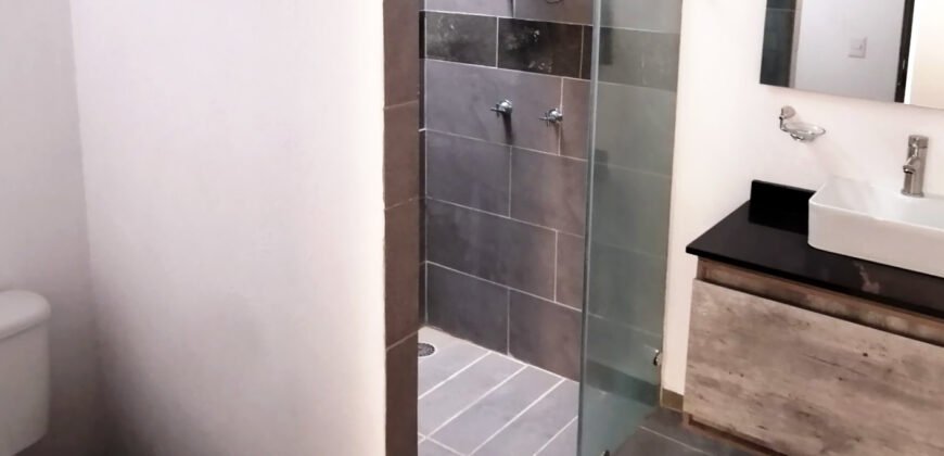 Casa con Doble Altura y Estupendos Acabados en Coto Privado de solo 14 casas – Zapopan Sur, Col. La Florida