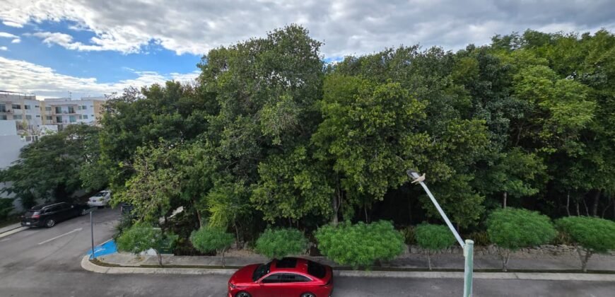 Casa de 3 recámaras + sala de tv, ubicada a sólo 1 cuadra de Plaza Las Américas