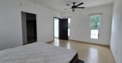 Casa de 3 recámaras + sala de tv, ubicada a sólo 1 cuadra de Plaza Las Américas