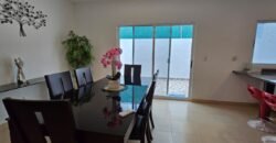 Casa de 3 recámaras + sala de tv, ubicada a sólo 1 cuadra de Plaza Las Américas