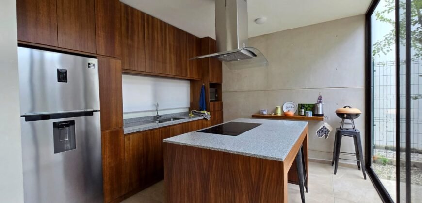 Casa amueblada 3 recámaras en renta con alberca privada en Senderos Sur