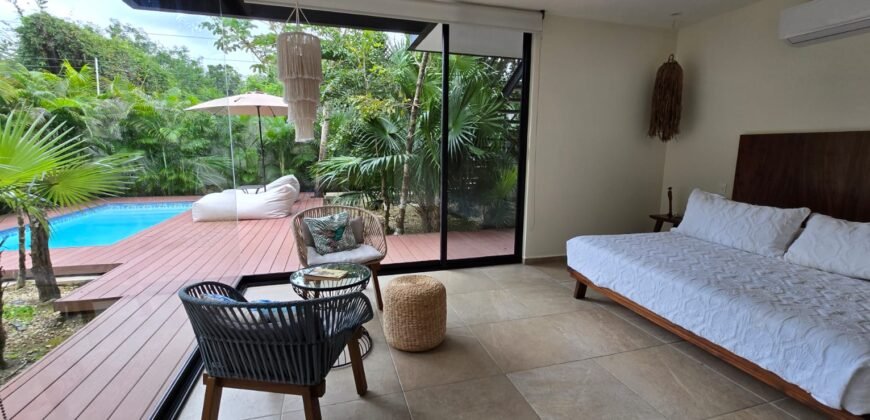 Casa amueblada 3 recámaras en renta con alberca privada en Senderos Sur