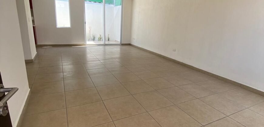 VENTA RESIDENCIA: ALCAZAR, NORTE DE LA CIUDAD