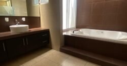 VENTA RESIDENCIA: ALCAZAR, NORTE DE LA CIUDAD