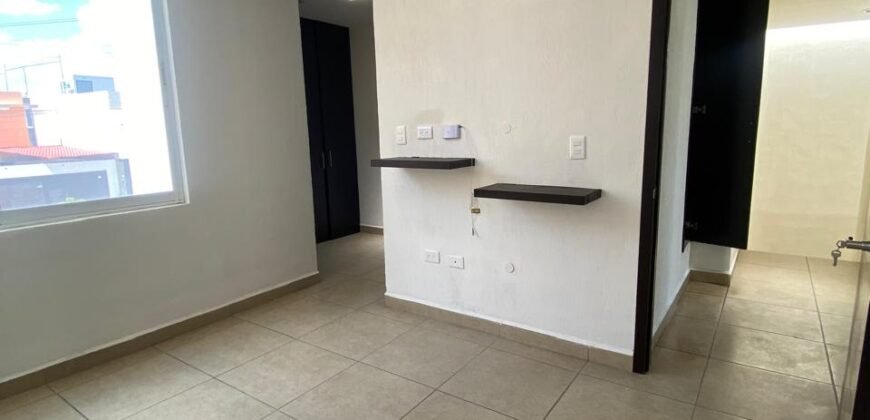 VENTA RESIDENCIA: ALCAZAR, NORTE DE LA CIUDAD