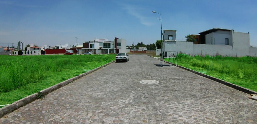 Terrenos en Venta Fracc Santa Cruz Guadalupe por Recta a Cholula, Puebla
