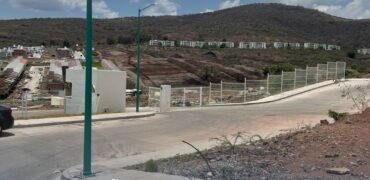 EXCELENTE TERRENO PLANO LISTO PARA CONSTRUIT
