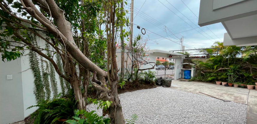 C-1513 / Casa en Venta en Colonia Unidad Nacional, Tampico, Tamps.
