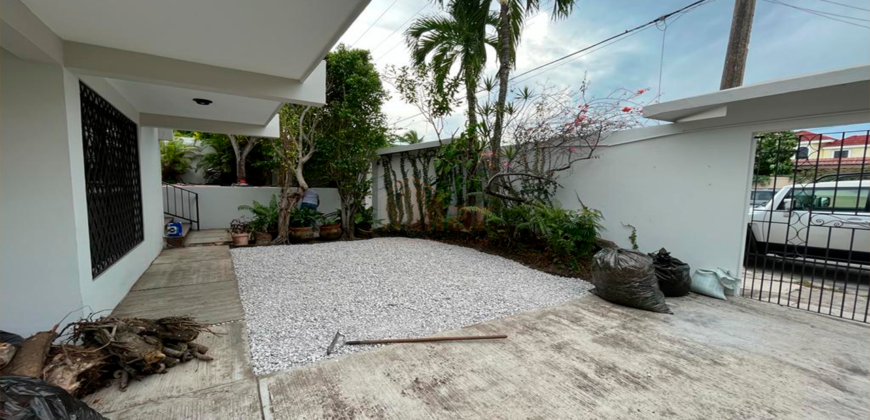 C-1513 / Casa en Venta en Colonia Unidad Nacional, Tampico, Tamps.