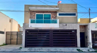 C-1673 / Casa en Venta en Colonia Unidad Nacional, Cd. Madero, Tamps.