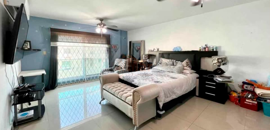 C-1673 / Casa en Venta en Colonia Unidad Nacional, Cd. Madero, Tamps.