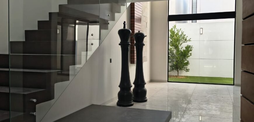 Preciosa Residencia en Venta al norponiente de Ags.