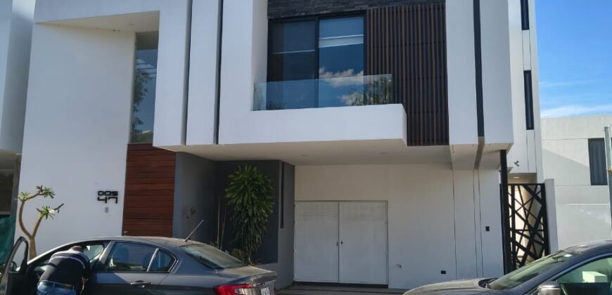Preciosa Residencia en Venta al norponiente de Ags.