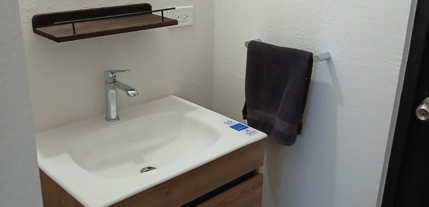 RENTA CASA INDEPENDIENTE, FRACC. BURDEOS RESIDENCIAL