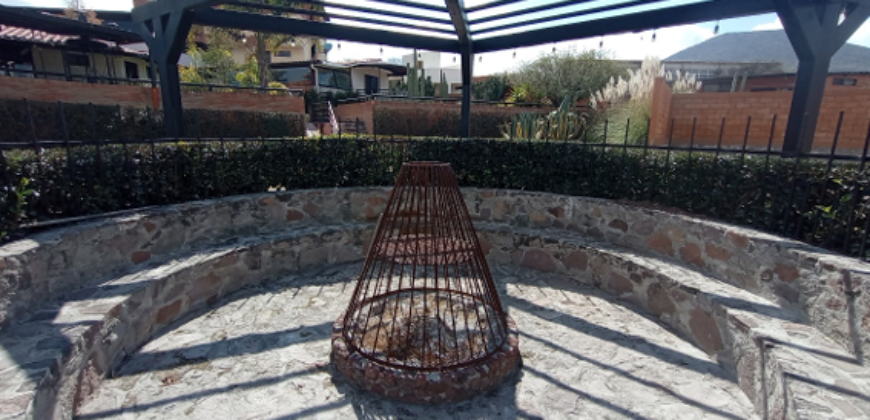 PRECIOSA FINCA EN VENTA A SOLO 10 MIN. DE CENTRO CÍVICO DE QUERÉTARO