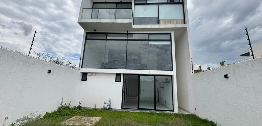 PRECIOSA CASA EN VENTA EN GRAND PRESERVE